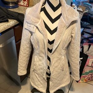 The North Face Size Large Quilted Women’s a fleece Jacket